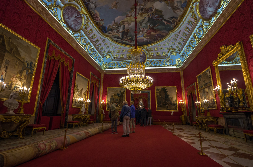 Королевский Дворец в Мадриде фото: G · RTM