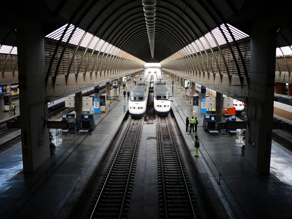 Железнодорожный вокзал. Фото: Arkangel (flickr / C.C.)