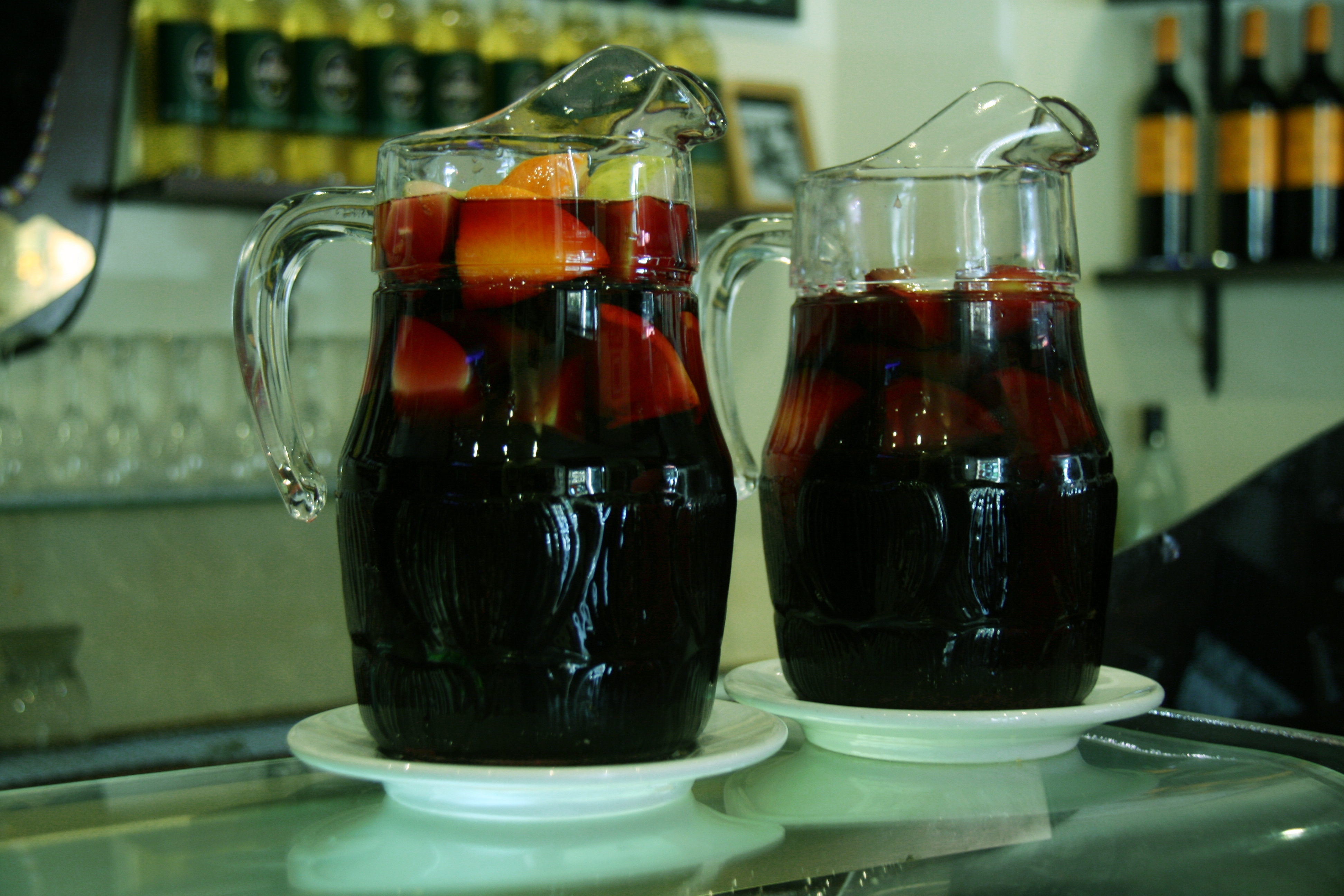 Raramente los españoles beben "Sangria" en los bares. Фото: Wikipedia C.C.