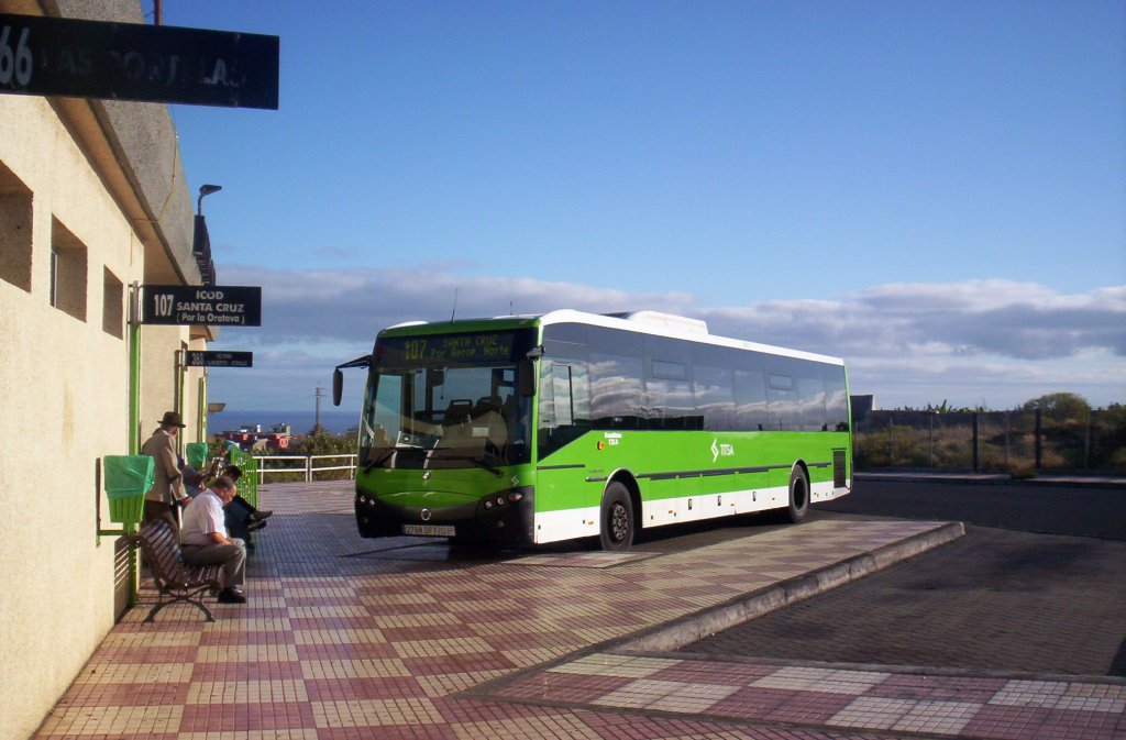 Часто автобус является единственным вариантом как добраться в некоторые отдаленные участки острова. / Фото: secrettenerife.co.uk / Flickr (C.C.)